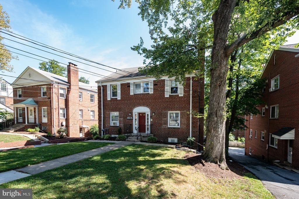 8505 Flower Avenue - Photo 3