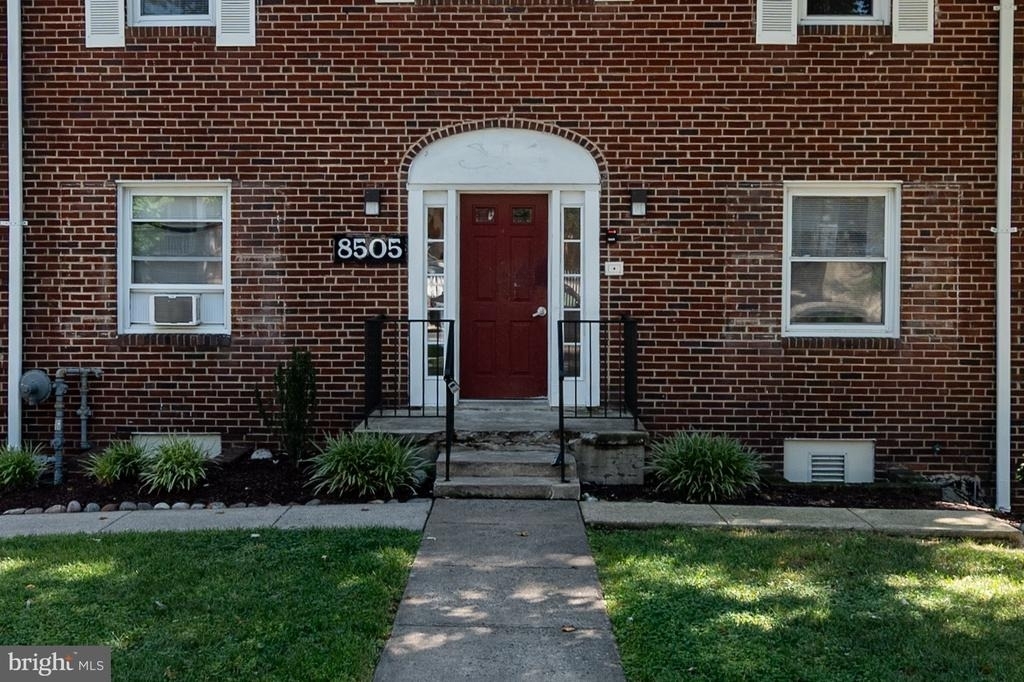 8505 Flower Avenue - Photo 4