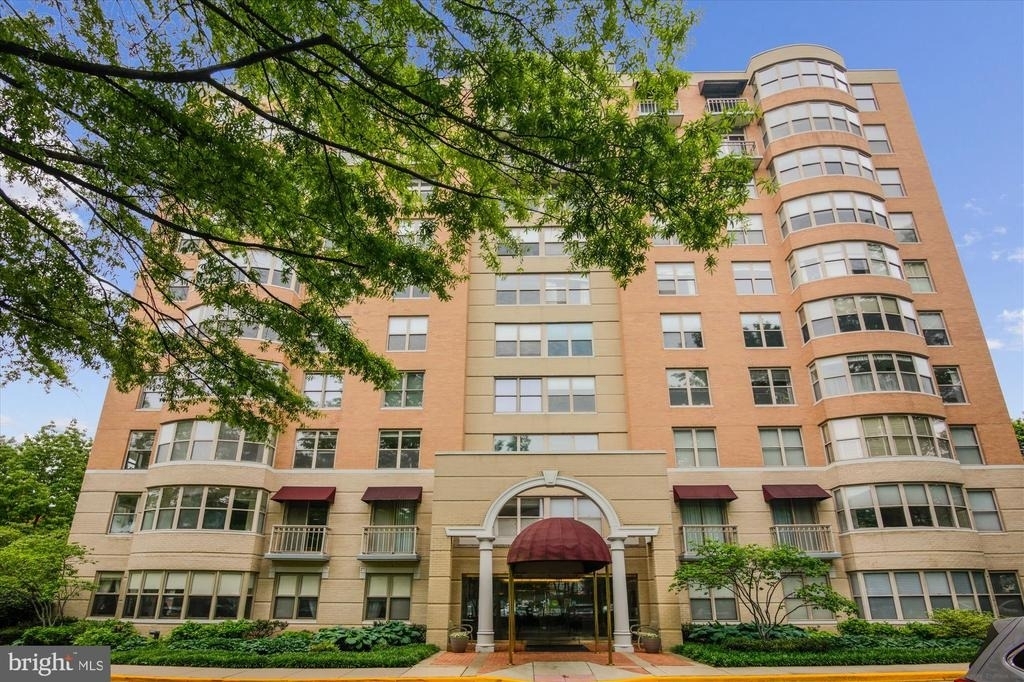 5000 Battery Lane - Photo 0