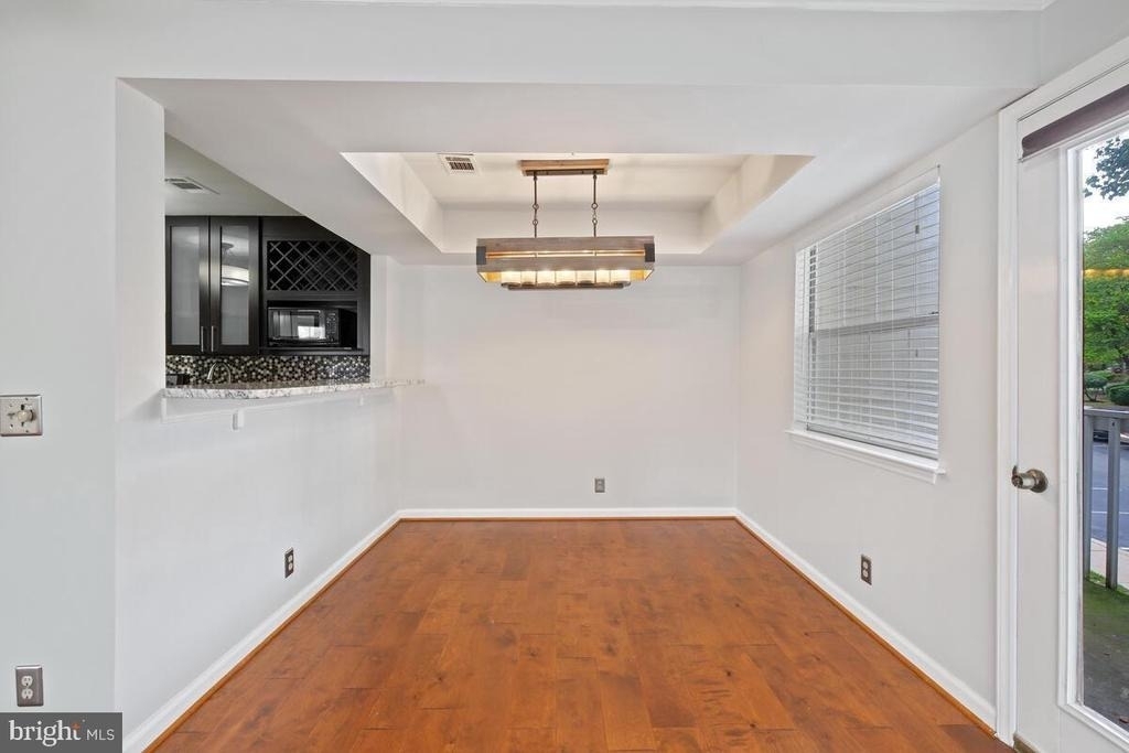 5716 Chapman Mill Drive - Photo 5