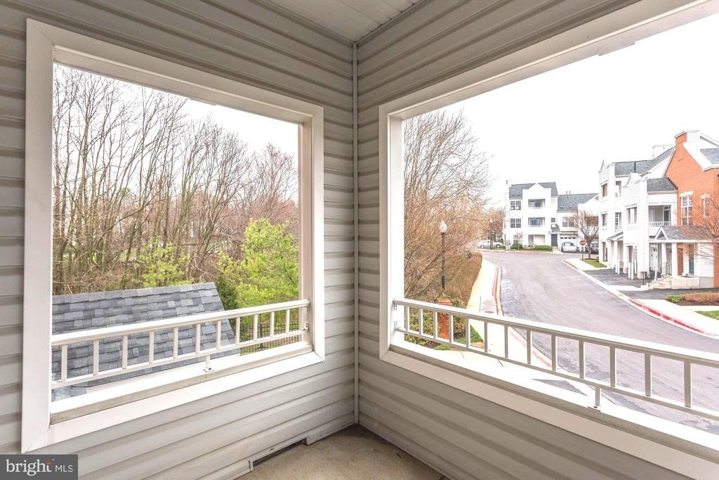 10806 Warfield Place - Photo 23