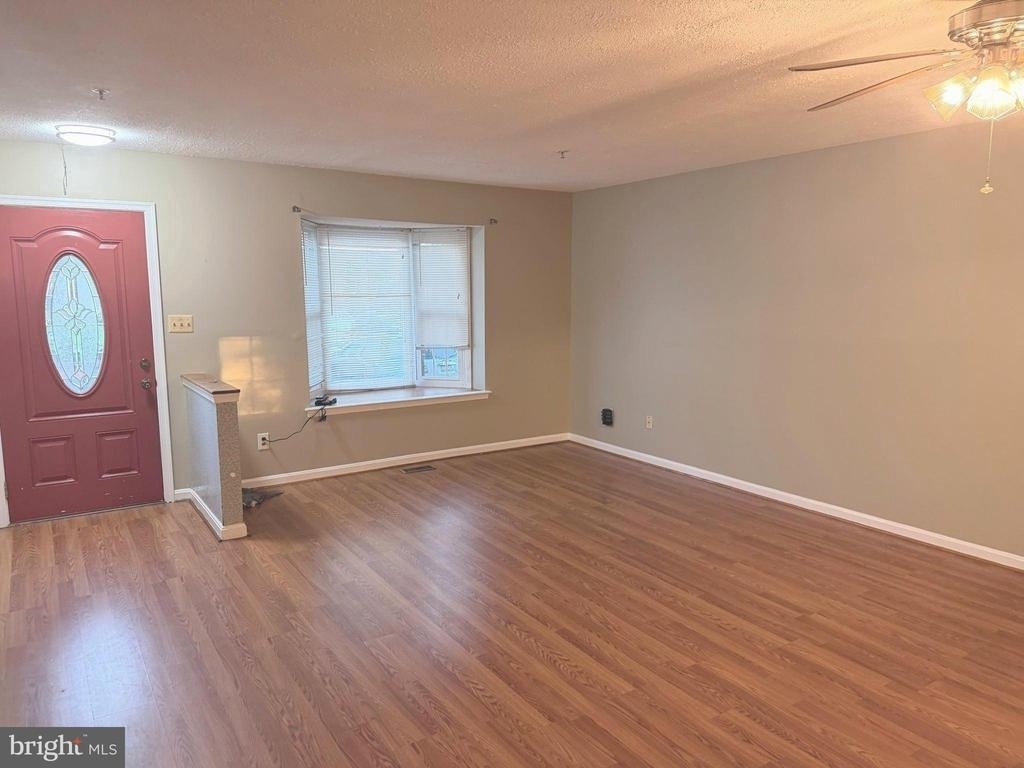 220 Ferring Court - Photo 2
