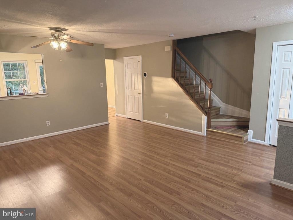 220 Ferring Court - Photo 4