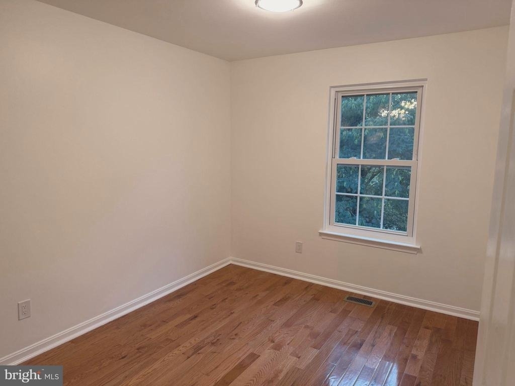 220 Ferring Court - Photo 16