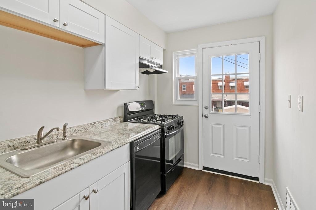 7827 Eastdale Road - Photo 7