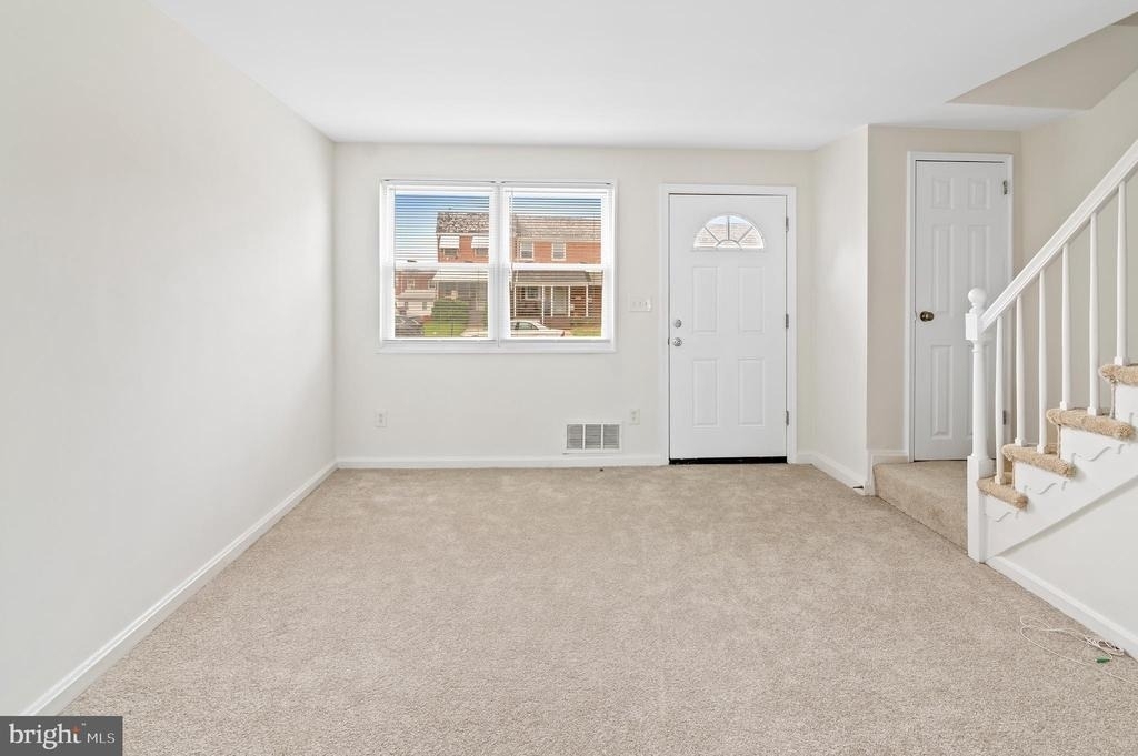 7827 Eastdale Road - Photo 3
