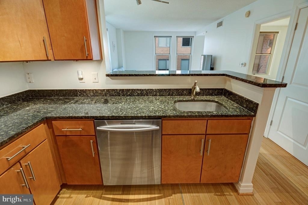 915 E Street Nw - Photo 26