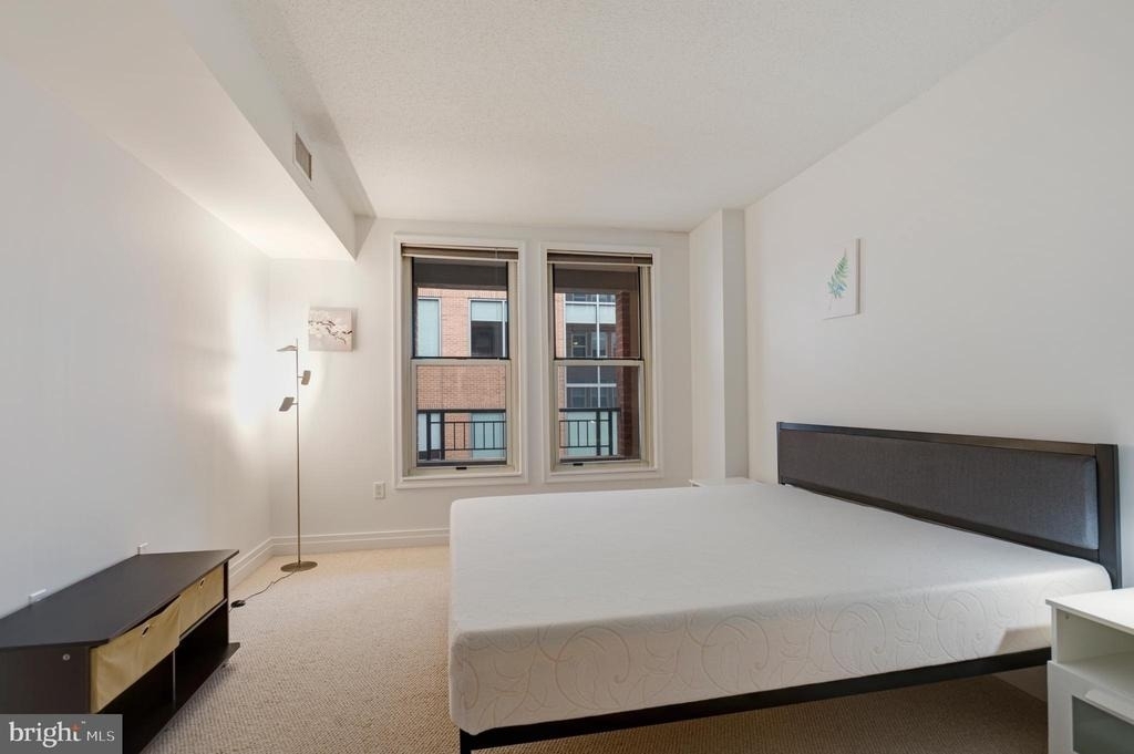 915 E Street Nw - Photo 13