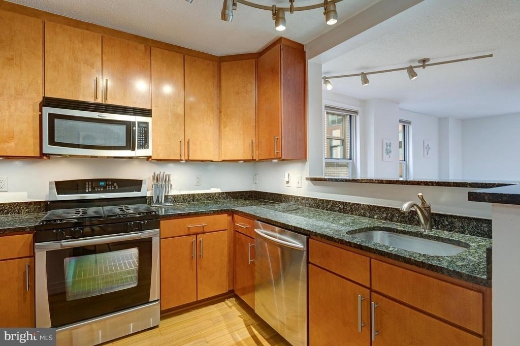 915 E Street Nw - Photo 23