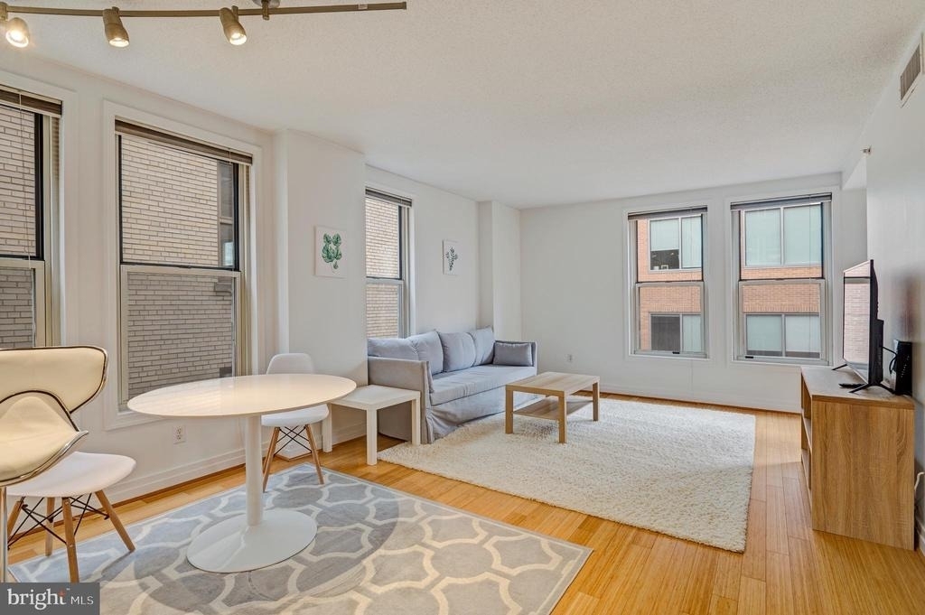 915 E Street Nw - Photo 4