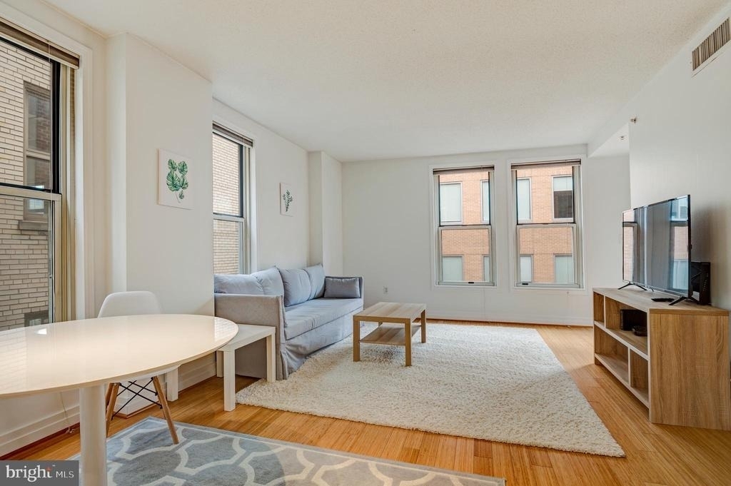 915 E Street Nw - Photo 6