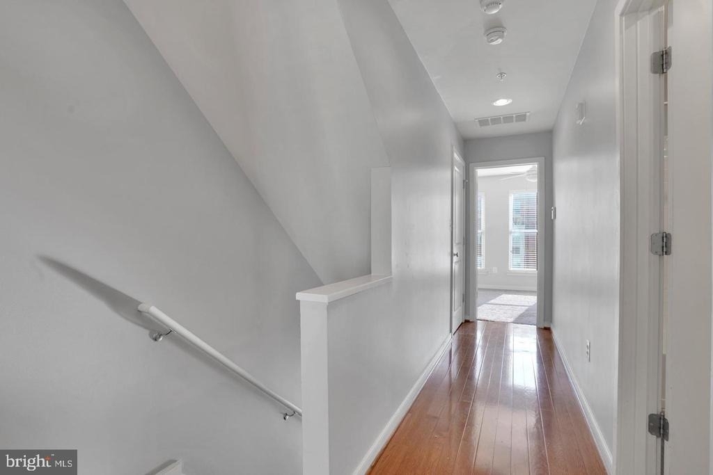909 5th Street Se - Photo 11