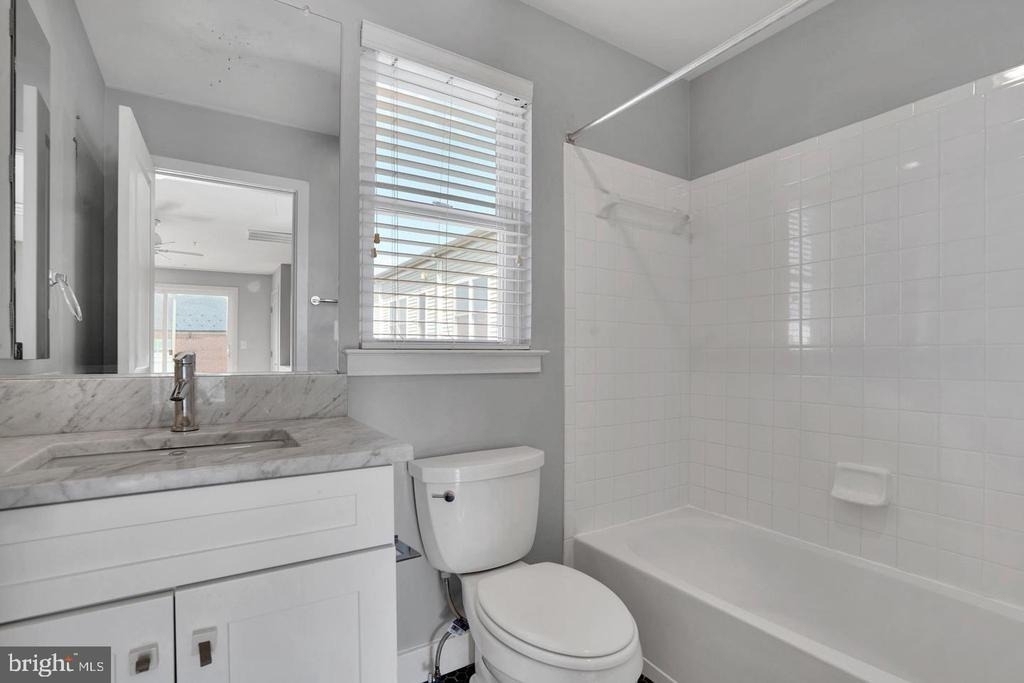 909 5th Street Se - Photo 12