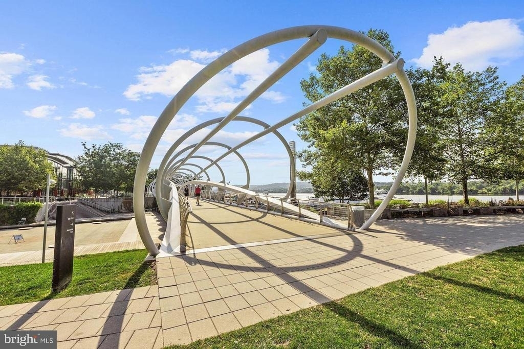 350 G Street Sw - Photo 26
