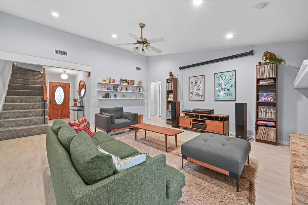 2509 Redleaf Ln - Photo 2