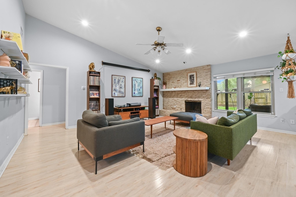 2509 Redleaf Ln - Photo 0