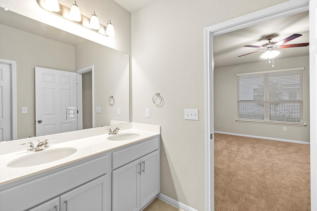 1156 Autumn Heather Dr - Photo 14