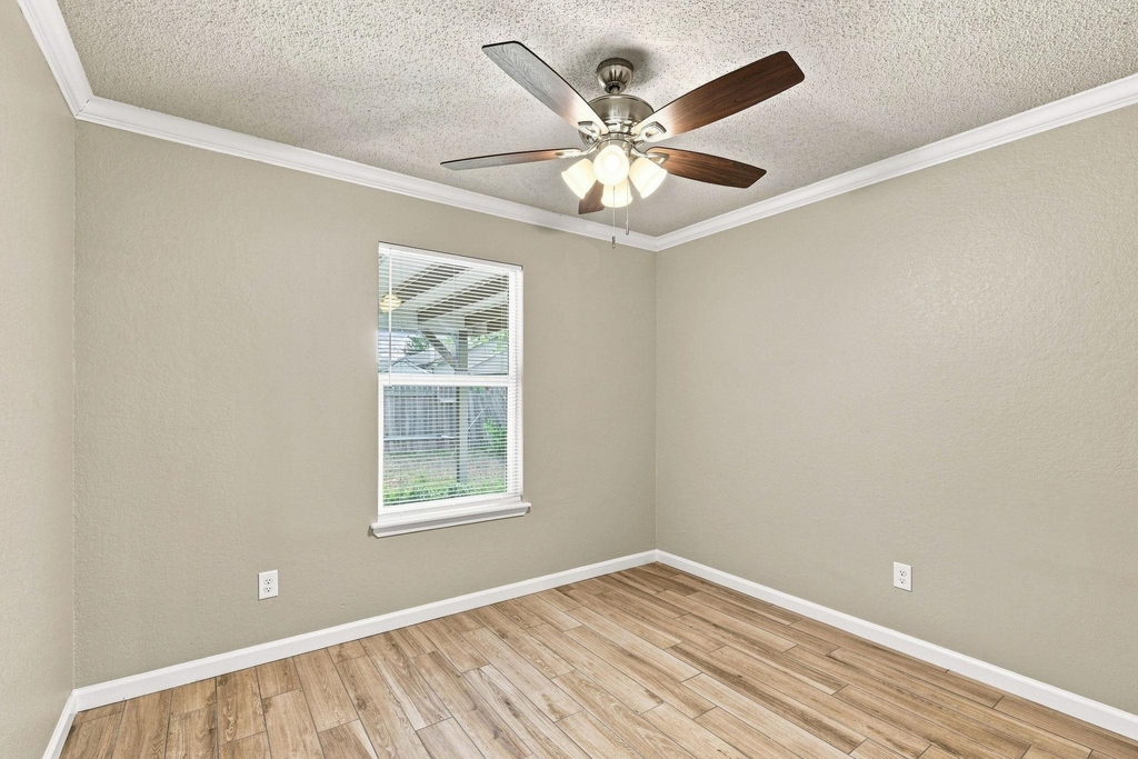 106 Hague St - Photo 12