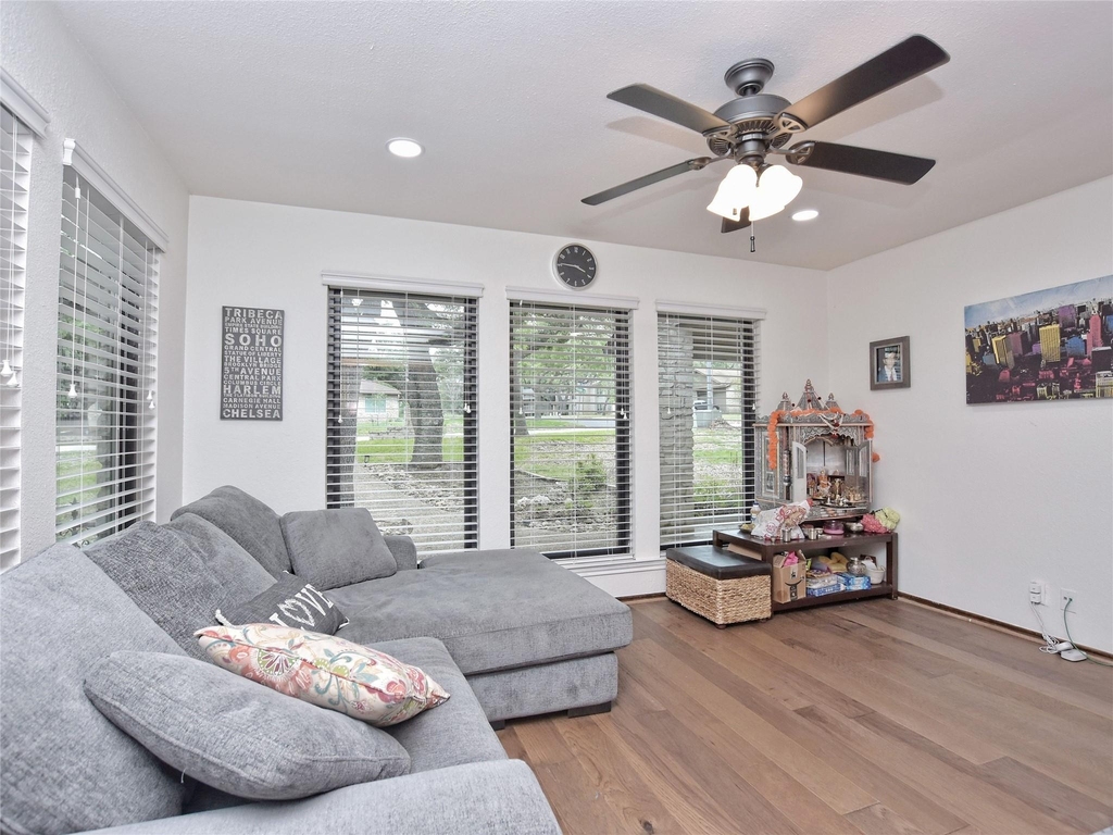 5101 Rain Creek Pkwy - Photo 12