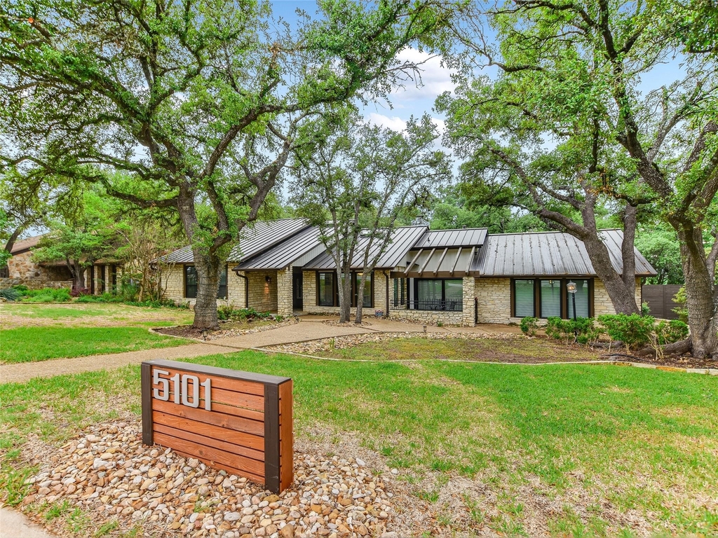 5101 Rain Creek Pkwy - Photo 0