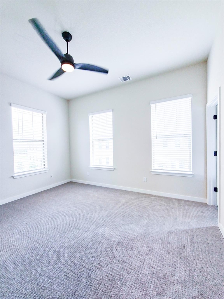 225 John Webster St - Photo 15