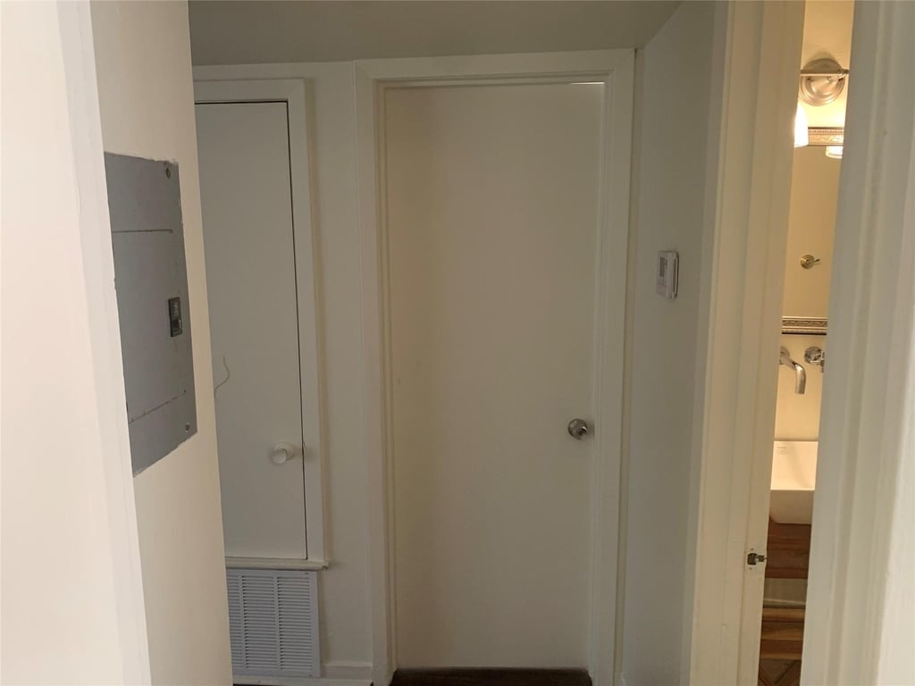 1918 Hearthstone Dr - Photo 6
