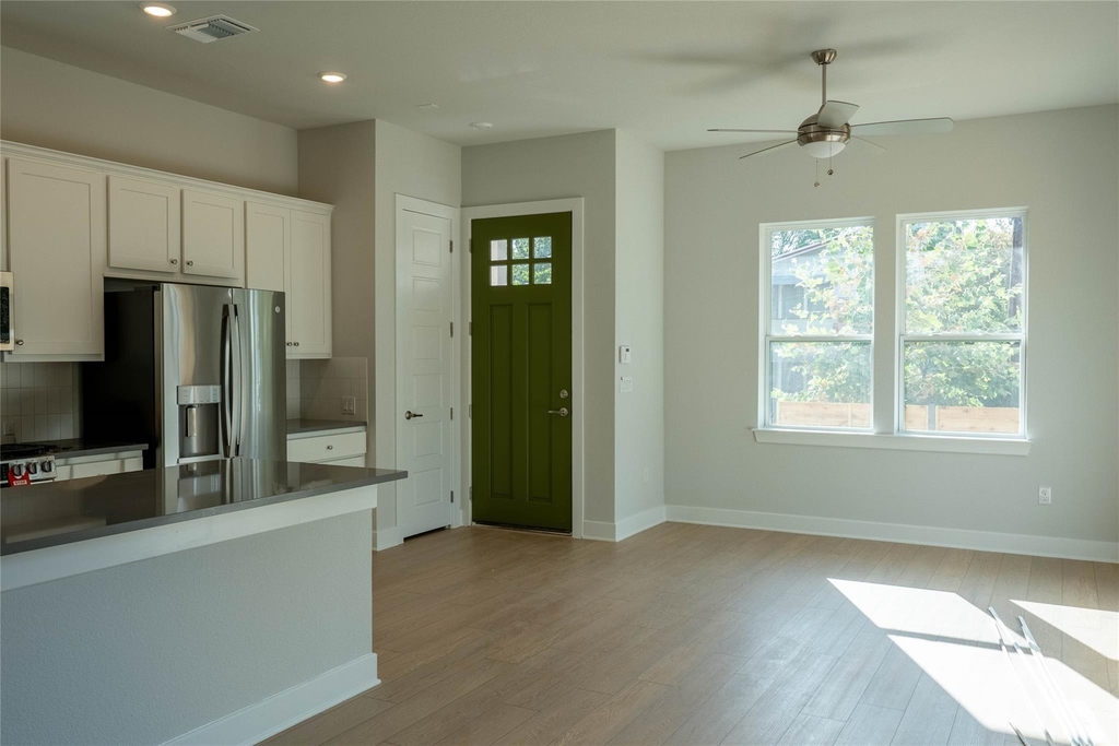 2705 Wilson St - Photo 6