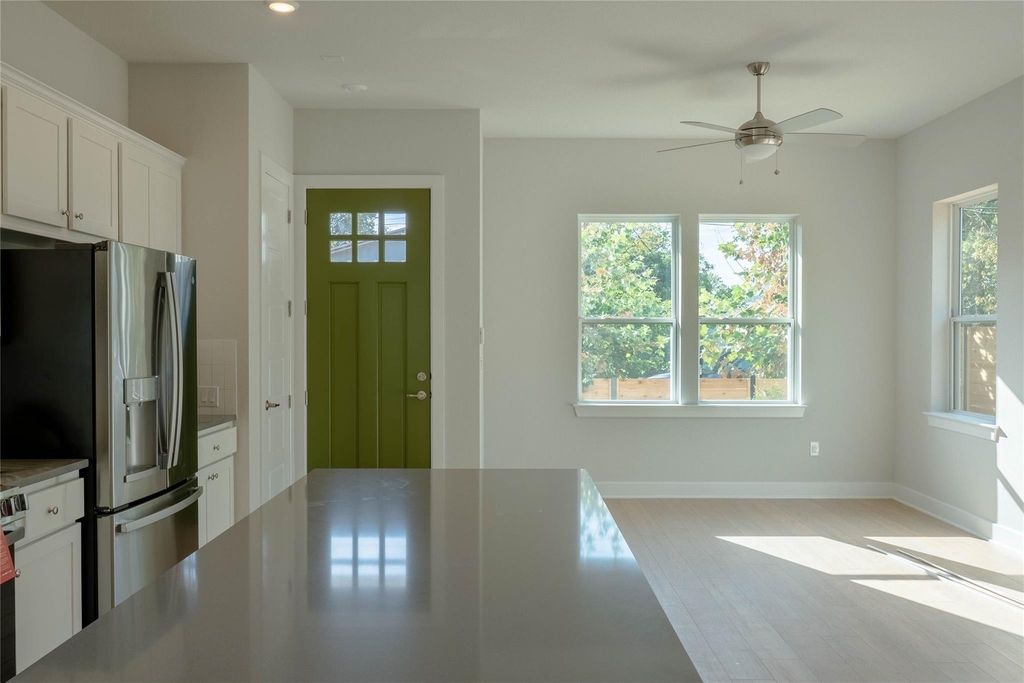 2705 Wilson St - Photo 7