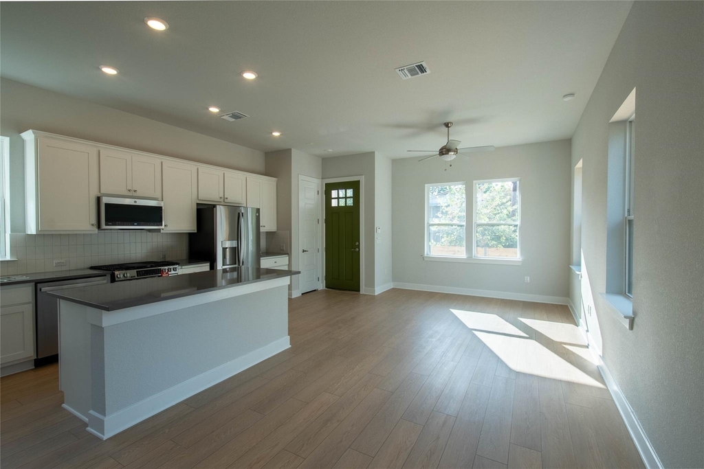 2705 Wilson St - Photo 11