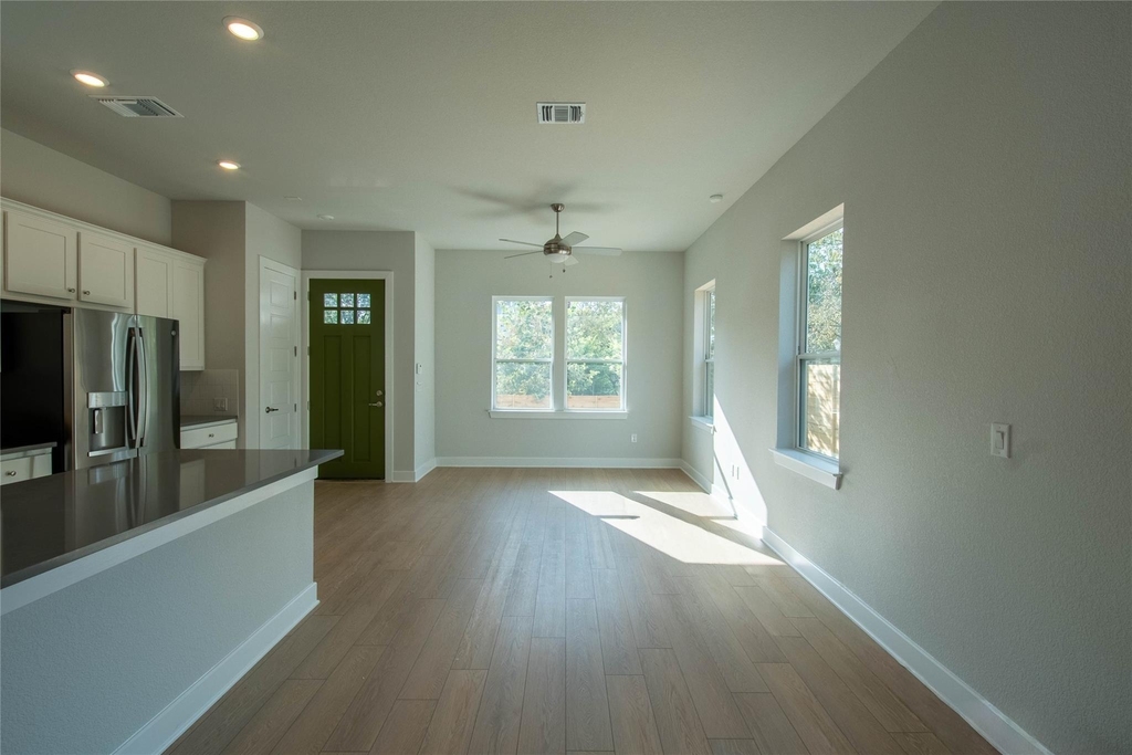2705 Wilson St - Photo 10