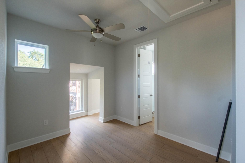 2705 Wilson St - Photo 17