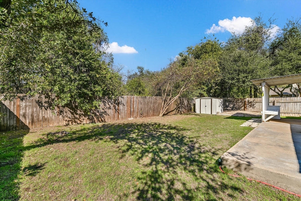 6808 Luckenbach Ln - Photo 22