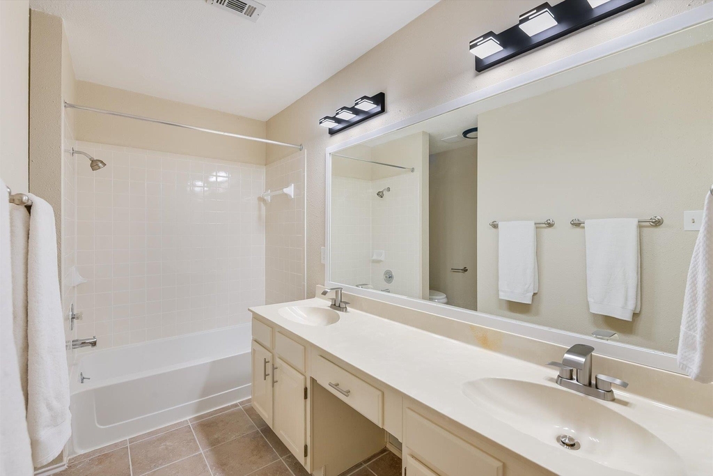 6808 Luckenbach Ln - Photo 16