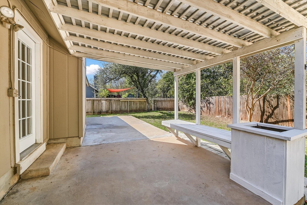 6808 Luckenbach Ln - Photo 19