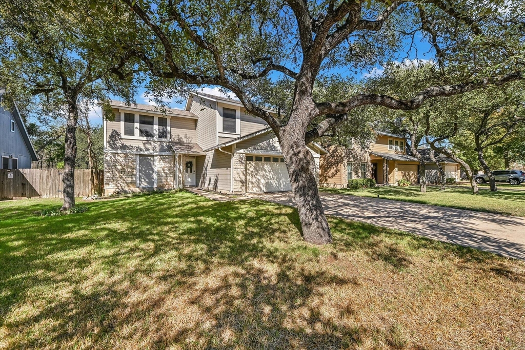 6808 Luckenbach Ln - Photo 1