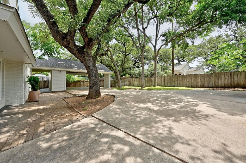 1305 Kenwood Ave - Photo 25