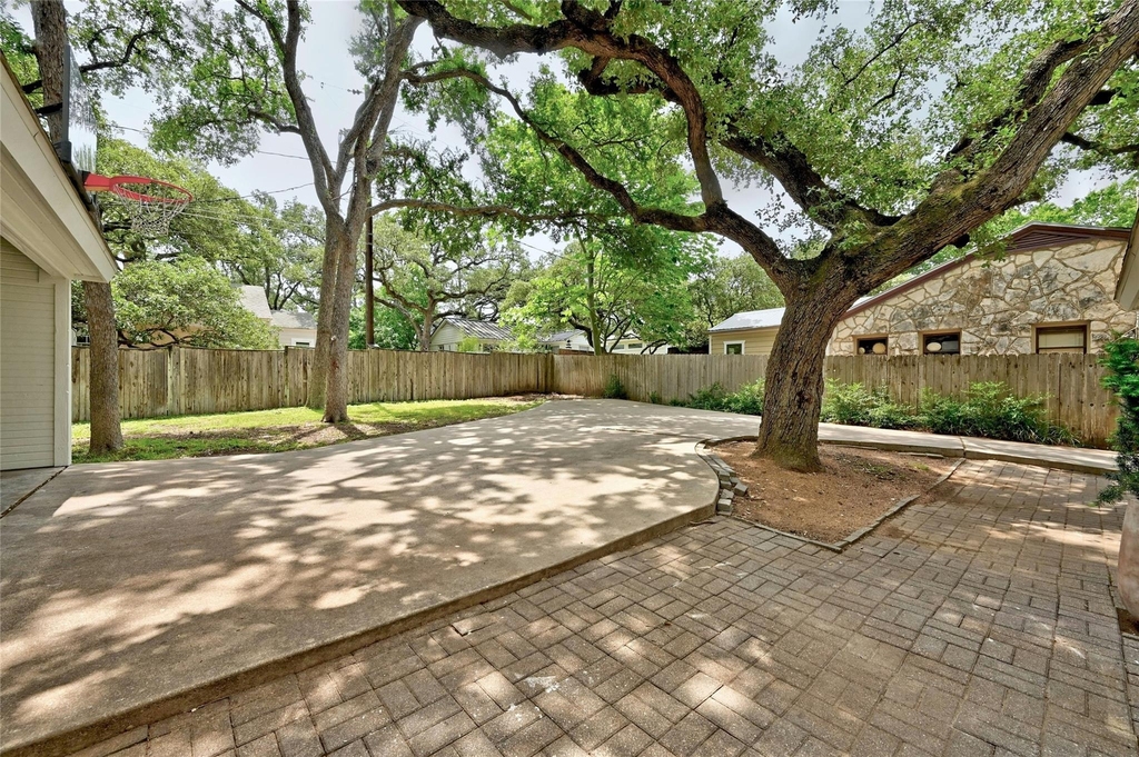 1305 Kenwood Ave - Photo 24