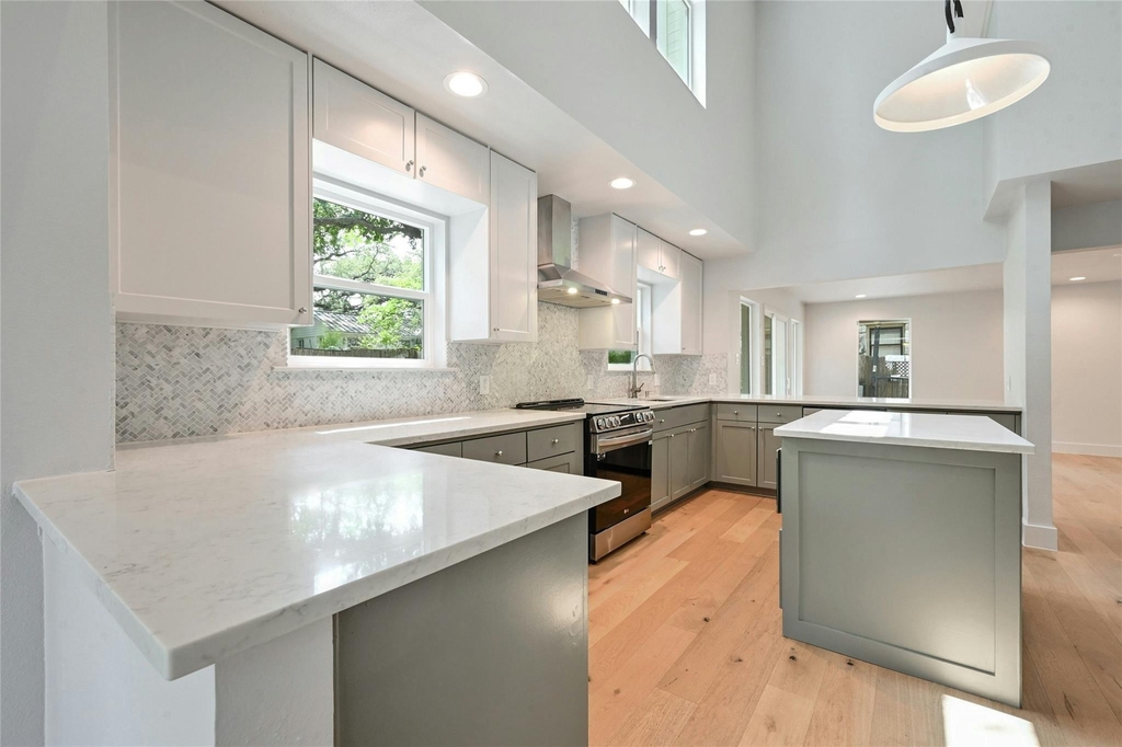 1305 Kenwood Ave - Photo 8