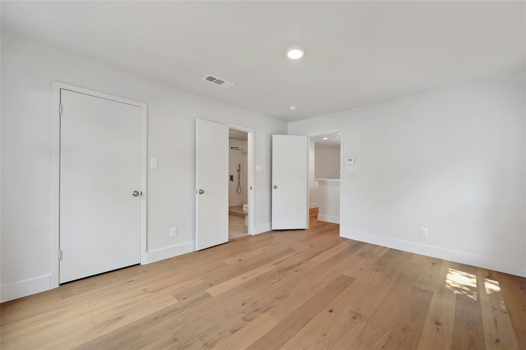 1305 Kenwood Ave - Photo 18
