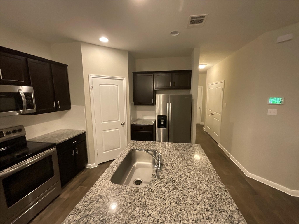 142 Jubilee Dr - Photo 8