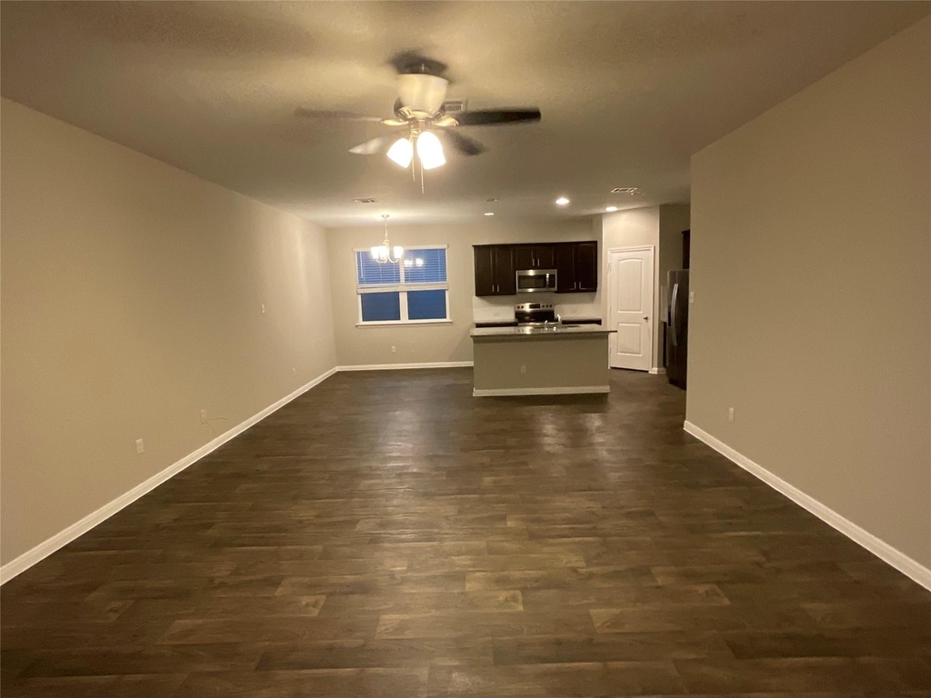 142 Jubilee Dr - Photo 1