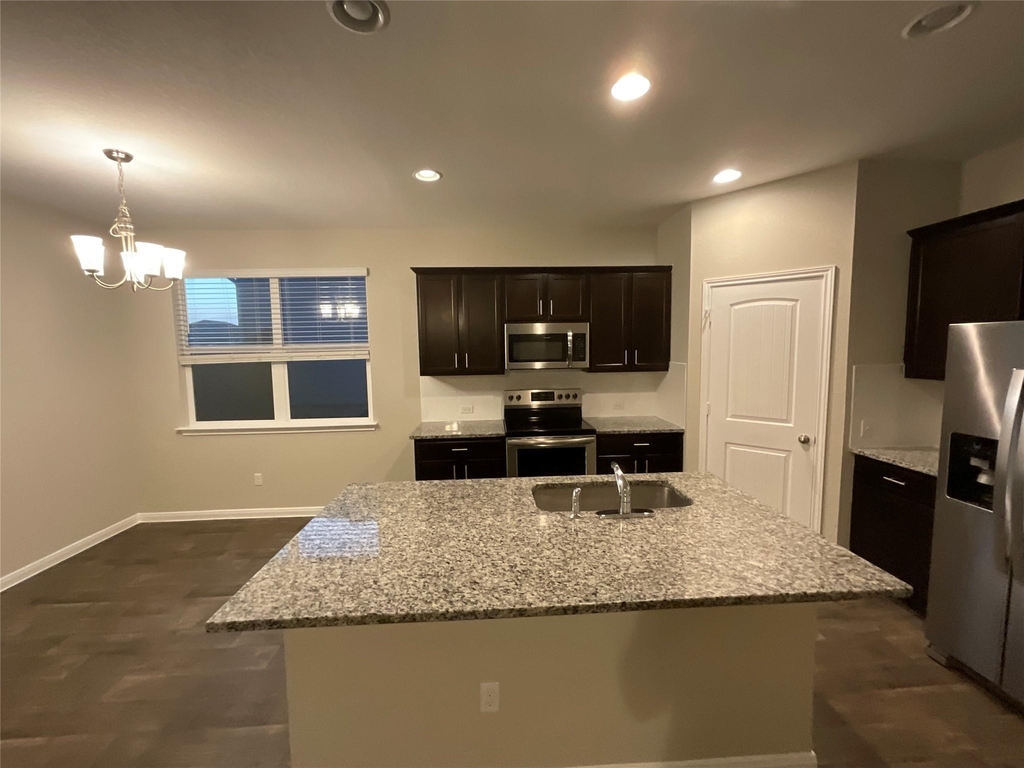 142 Jubilee Dr - Photo 4