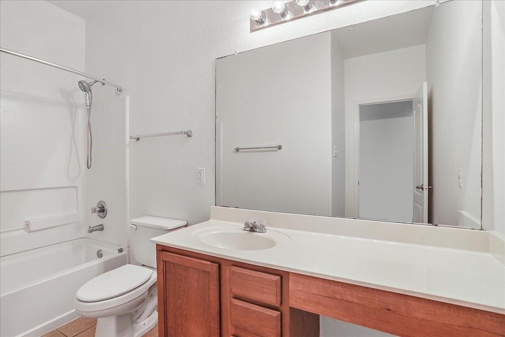 200 Rudy Ln - Photo 4
