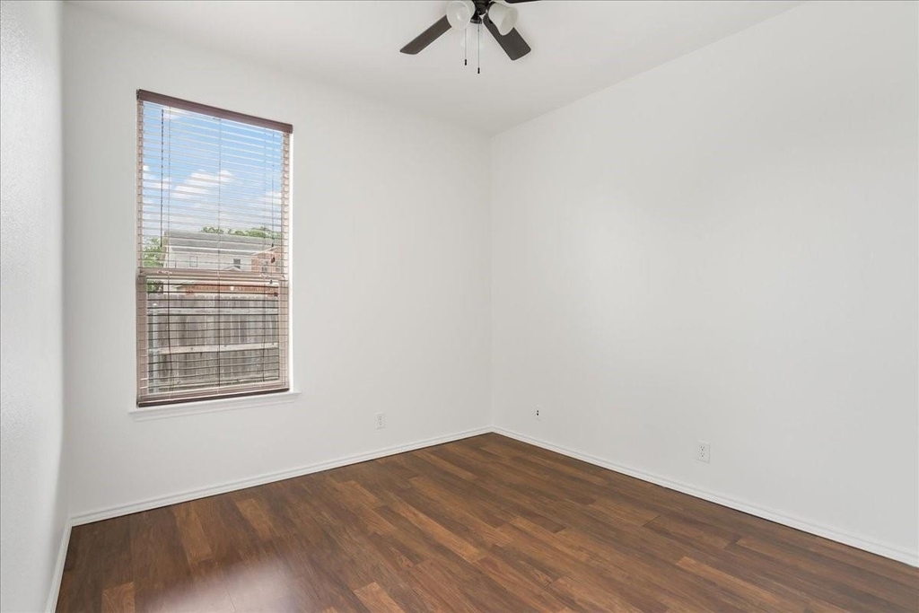 200 Rudy Ln - Photo 5