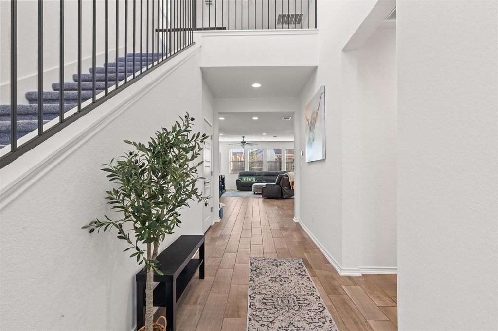 9107 Moonstone Dr - Photo 2
