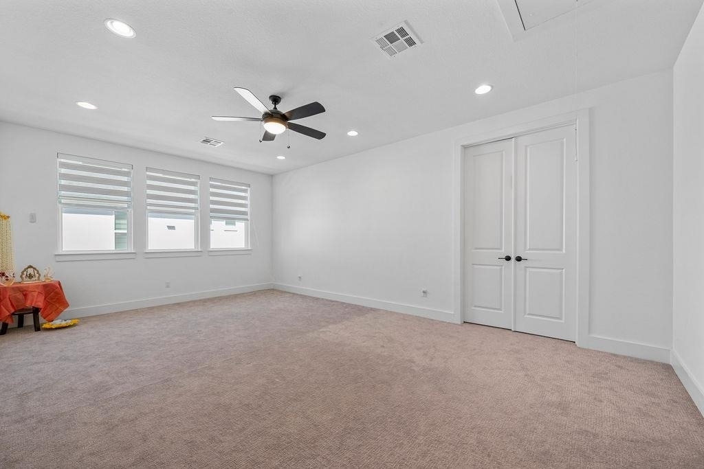 3304 Belted Galloway St - Photo 32