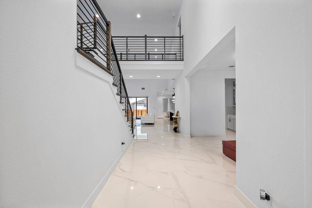 3304 Belted Galloway St - Photo 2