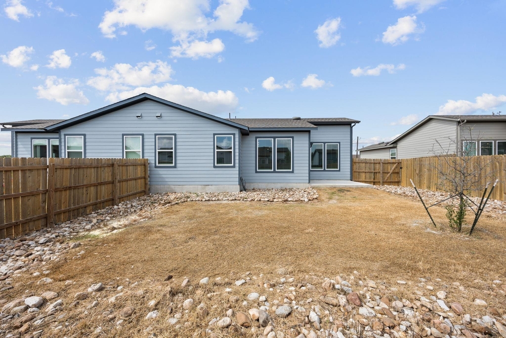 20104 Travis Dr - Photo 19