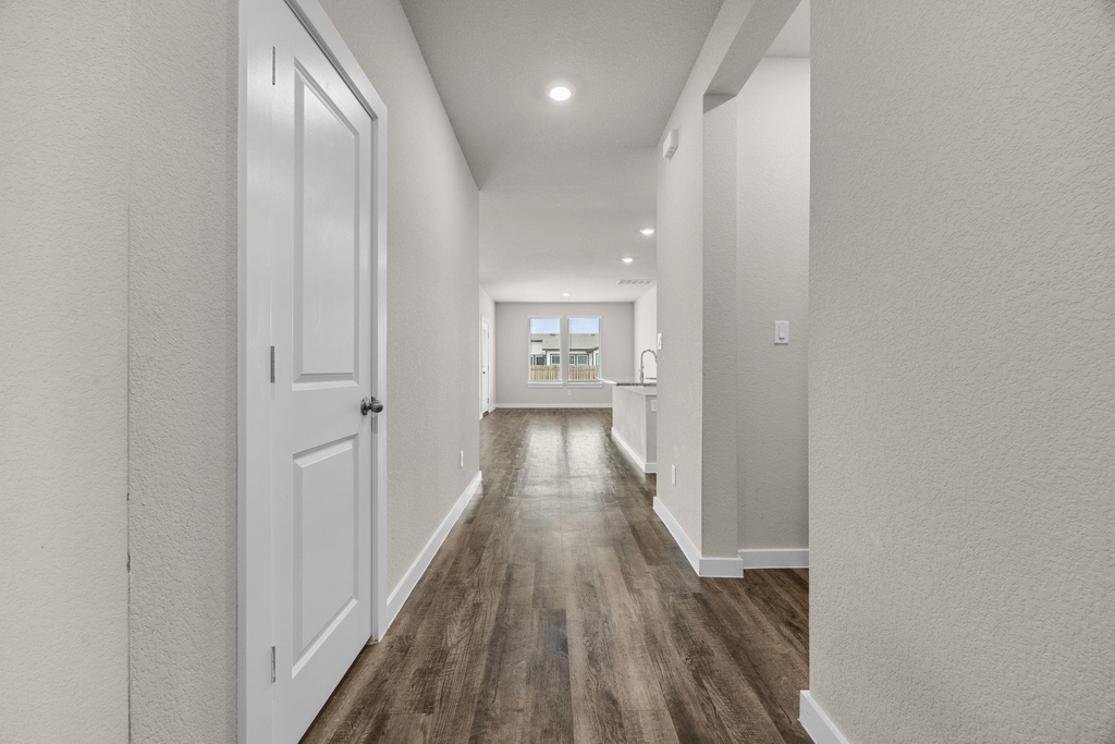 20104 Travis Dr - Photo 18