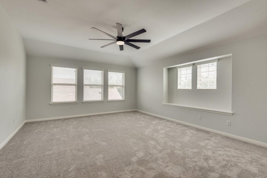 628 Bottle Brush Dr - Photo 10